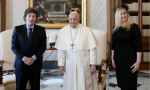 Al final de la entrevista con el Santo Padre, Milei añadió: “El Papa se mostró satisfecho con el programa económico y de contención social”