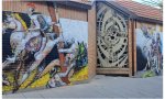 Fachada de la iglesia San Leopoldo, en el barrio del Lucero, en Madrid