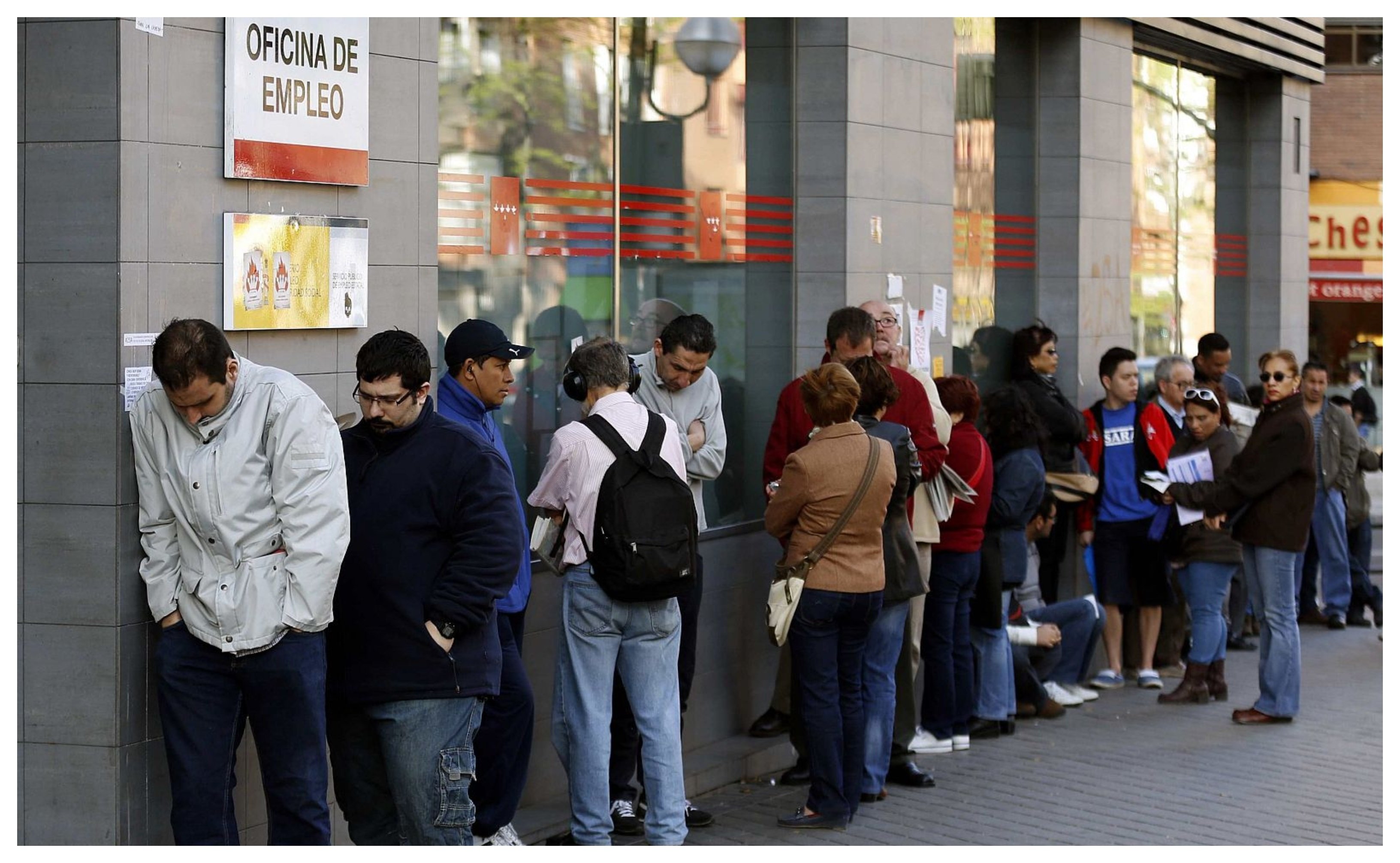 El empleo es un desastre: España tiene la tasa de paro más elevada de toda la UE (11,2%), mucho peor que en la eurozona (6,3%) y en la UE (5,9%)