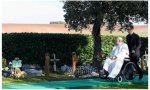 El Papa visita el cementerio de niños no nacidos