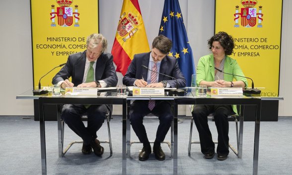 El BEI e Iberdrola firman un préstamo de 500 millones de euros financiados con fondos Next Generation para inversiones en expansión de las redes eléctricas inteligentes en España