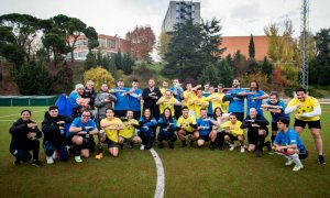 Algunos eurodiputados se han puesto en la piel de atletas ciegos y han disputado un partido de fútbol inclusivo con jugadores con discapacidad intelectual de cinco equipos de la Comunidad de Madrid que participan en la LaLiga Genuine