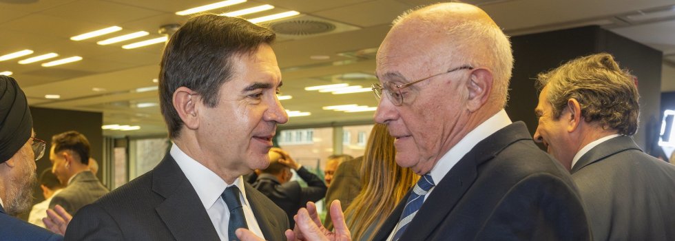 Carlos Torres, presidente del BBVA, y Josep Oliu, presidente del Sabadell, durante la toma de posesión del presidente de la CNMV, el miércoles 8 de enero / Foto: Pablo Moreno