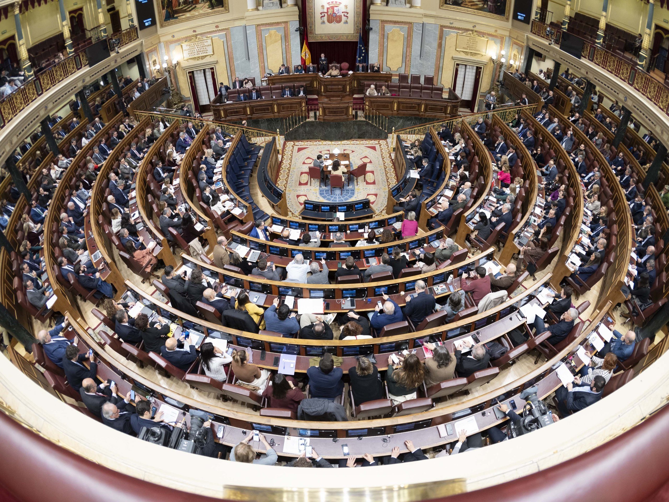 ¿Qué pasaría si los 170 diputados del PP y del Vox renunciasen a sus actas? El Congreso quedaría invalidado. A grandes males, grandes remedios