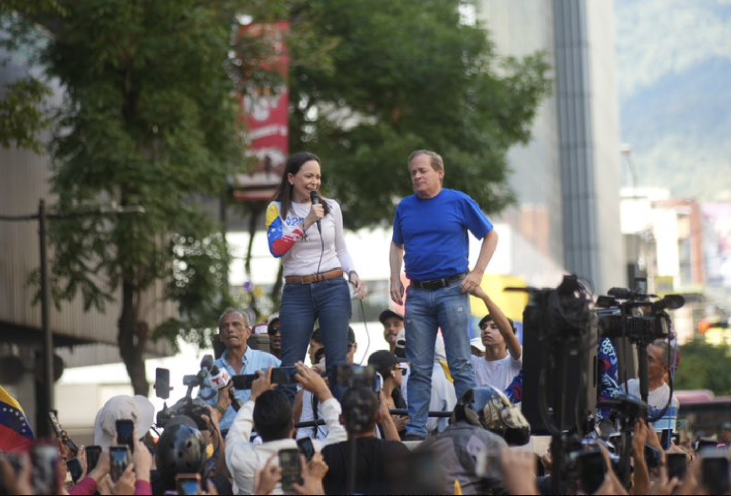 Desde su escondite la valiente Corina Machado sigue alentando a los venezolanos a resistir a la dictadura