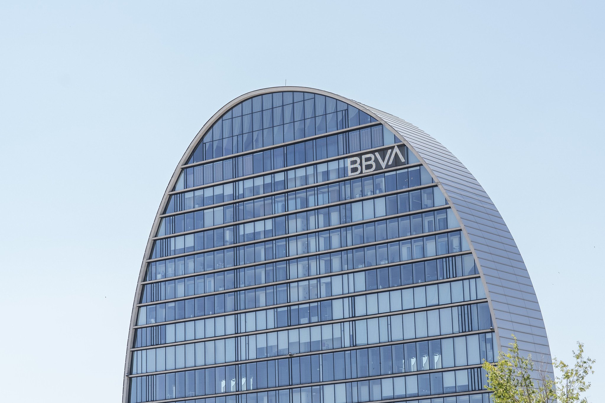 BBVA vive "un buen momentum", según su presidente Carlos Torres, pero a medio plazo puede ser preocupante que los ingresos dependan tanto del margen de intereses / Foto: Pablo Moreno