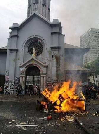 iglesia quemada