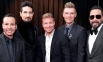 Brian Littrell, en el centro de la imagen, y a su izquierda, Kevin Richardson