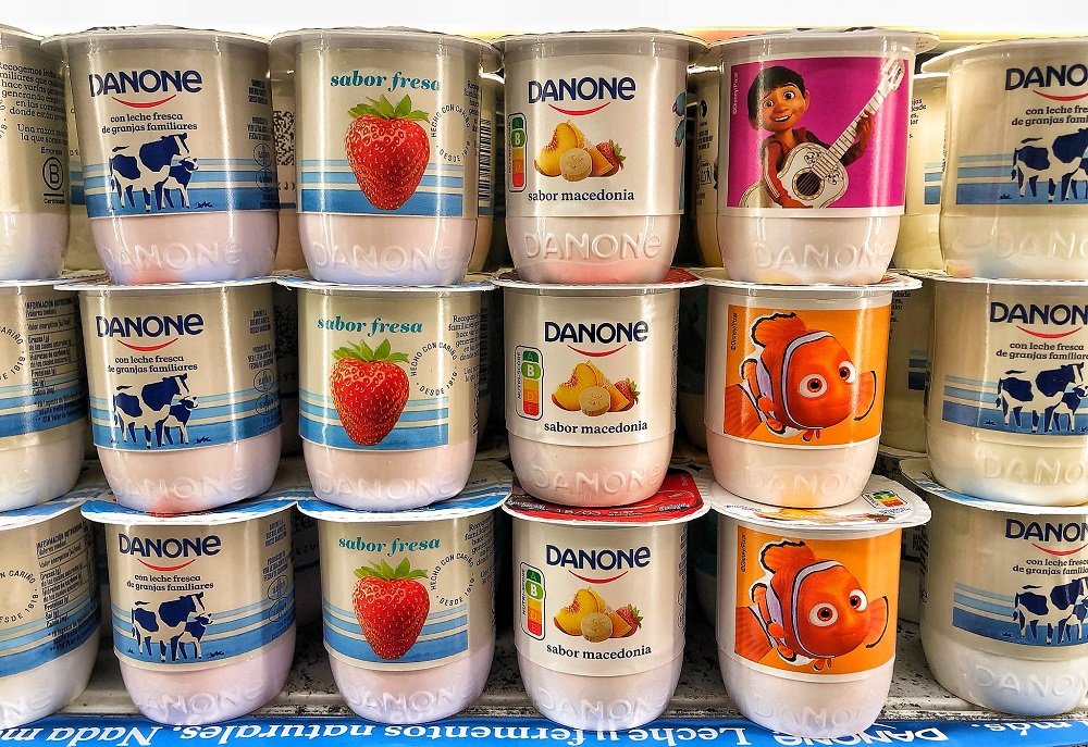 Danone bajará el precio de sus yogures para apoyar a las familias
