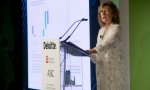 Margarita Delgado resume el futuro de los bancos: más fusiones, más EREs y más comisiones