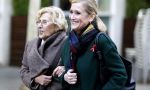 Carmena no se mete en política y Cifuentes también cuelga la bandera homosexual… un día después de las elecciones