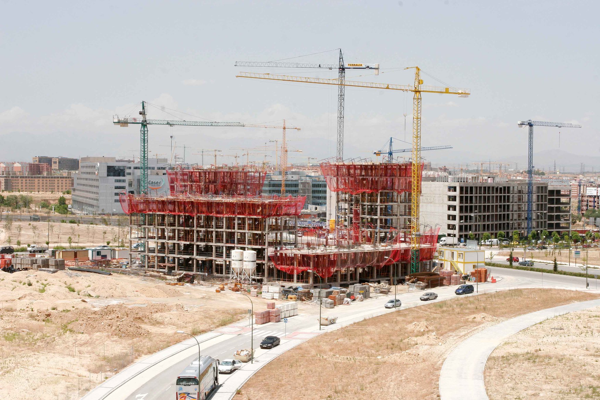 El conjunto del sector habla de una subida de la compraventa de viviendas por encima del 5% en 2025 y de un 10% para el alquiler