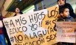 Uruguay se moviliza contra la imposición de la ideología de género: "A mis hijos no los tocan"