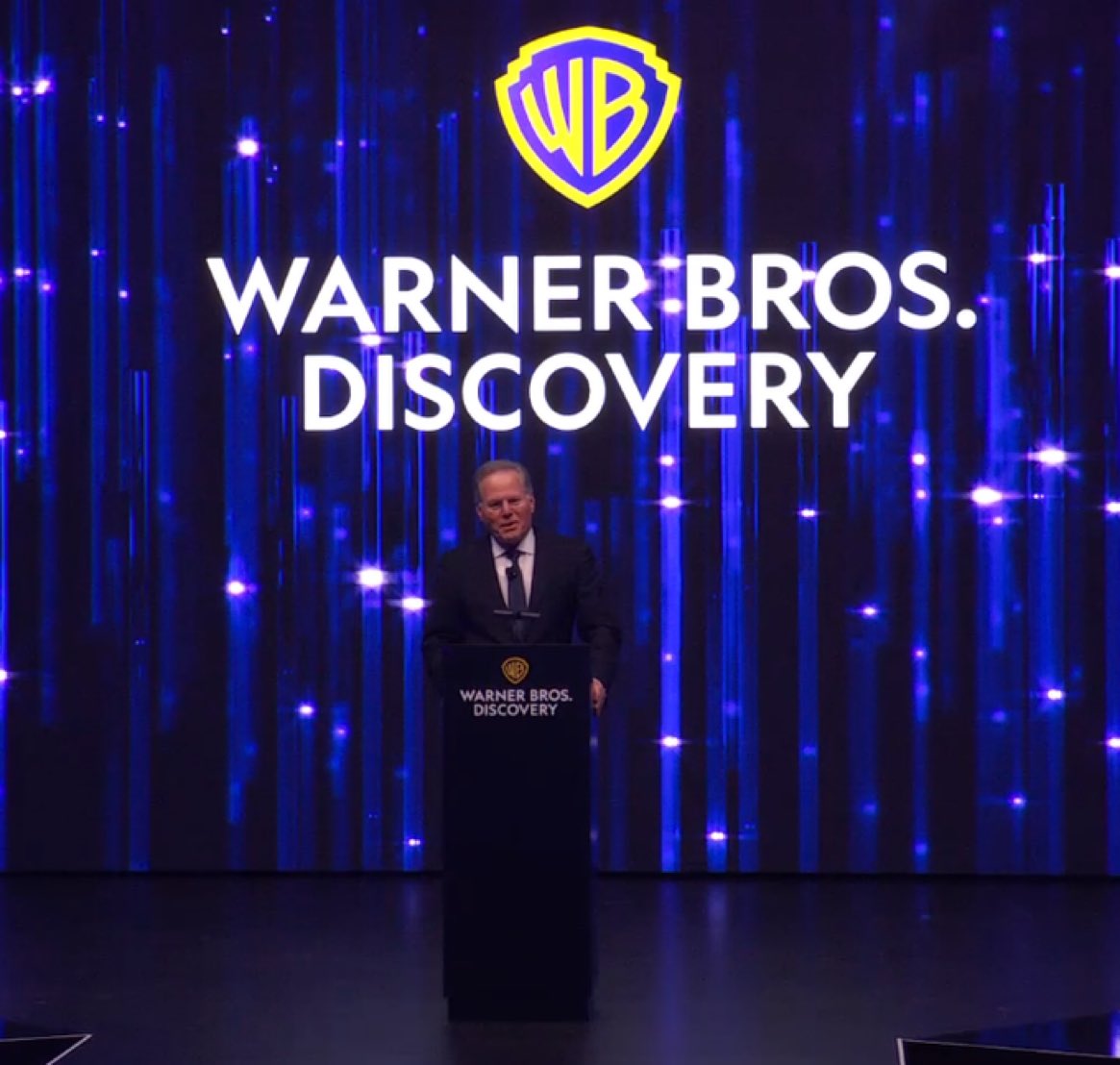 “Nuestra nueva estructura corporativa alinea mejor nuestra organización y aumenta nuestra flexibilidad ante posibles oportunidades estratégicas futuras en un panorama mediático en evolución”, destaca David Zaslav, presidente y CEO de Warner Bros. Discovery