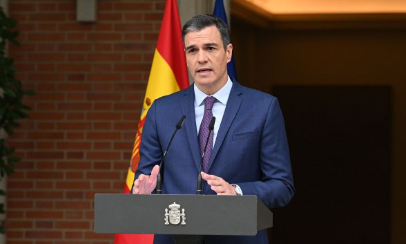 A las 12,00 de la noche Pedro Sánchez cae en la cuenta de la magnitud de la derrota del 28-M