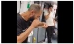 Consumiendo cocaína en el metro de Barcelona