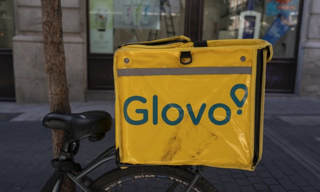 La CNMC registra las sedes de Glovo y Delivery Hero por s