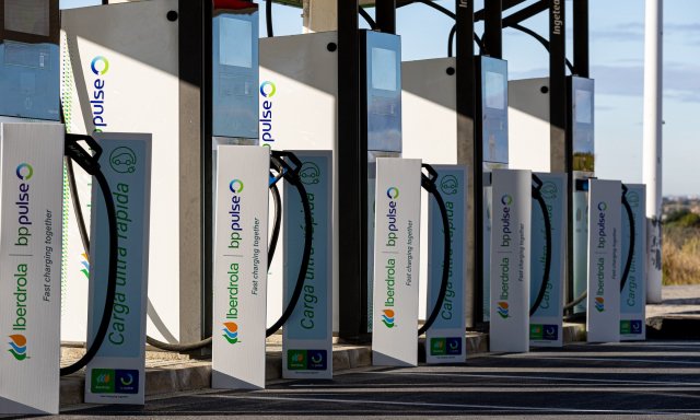 Iberdrola acelera el despliegue de infraestructuras de recarga para coches  eléctricos - El Periódico de la Energía